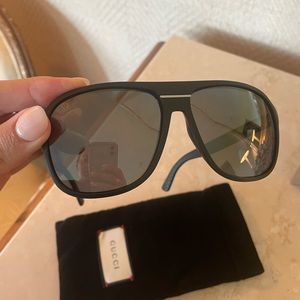 Gucci women’s sunglasses OS